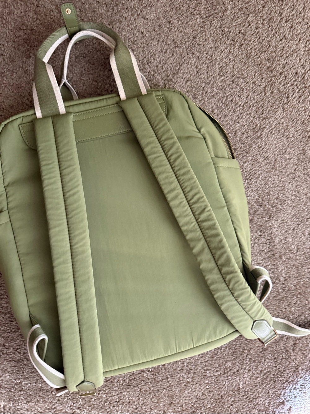 Target Universal Thread Commuter Backpack 💚 - Picture 5 of 5